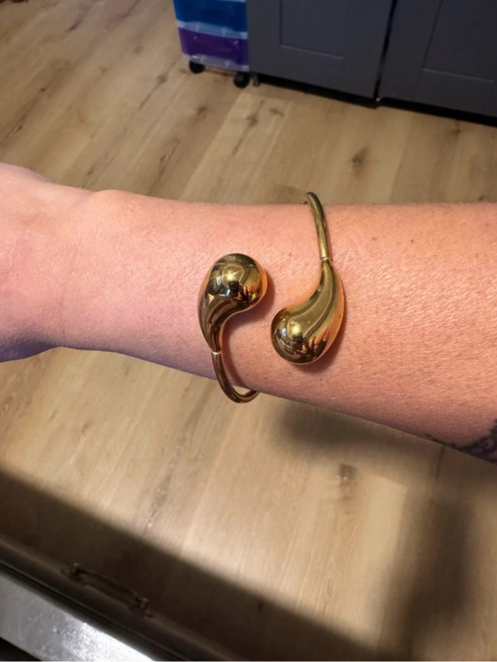 Gold Open-Ended Teardrop Cuff Bracelet - Women's Accessory